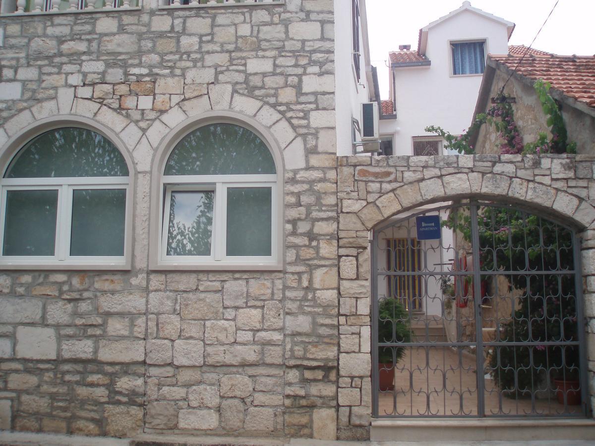 Old Town Center Apartments San Pietro di Brazza Esterno foto